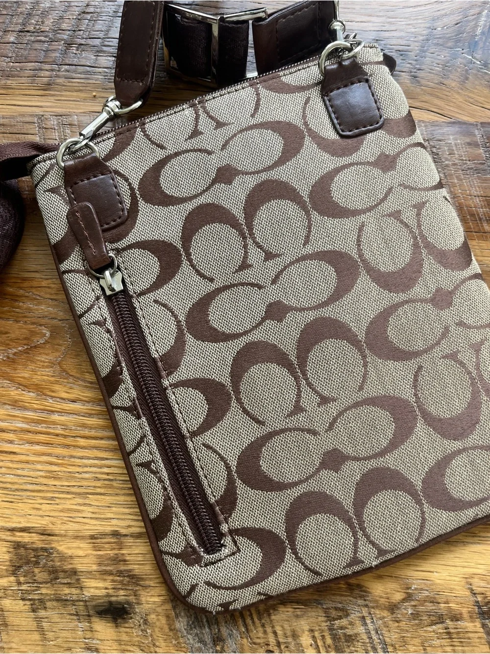 Authentic Coach Y2K  2004  Signature Swingpack Crossbody Bag Style 5659